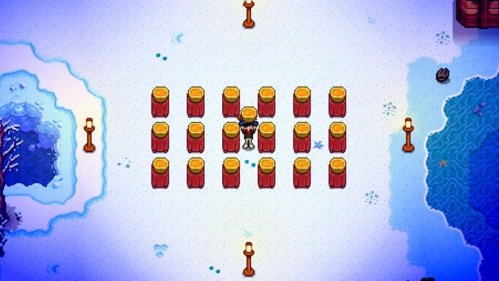 The player holding a Tropical Curry - one of the best foods in Stardew Valley.